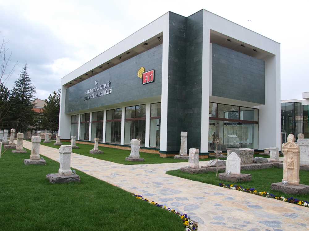 Eskişehir'in Gizli Hazineleri Keşfedilmeyi Bekliyor! Peki Eskişehir'de Nereler Gezilmeli, Tarihi Yerler Nerede?