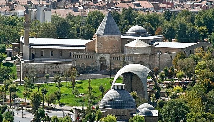 Eskişehir'in Gizli Hazineleri Keşfedilmeyi Bekliyor! Peki Eskişehir'de Nereler Gezilmeli, Tarihi Yerler Nerede?