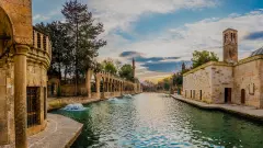 Tarihin Kalbi Şanlıurfa: İşte Göbeklitepe'den Balıklı Göl'e Gizemli Bir Yolculuk! - Otel Haberleri  Türkiye’nin Otel ve Turizm Gündemi Tek Adreste
